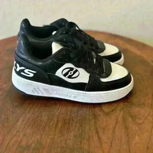 Heelys Low Reserve Black & White Skate Sneaker Size YOUTH‎ 4